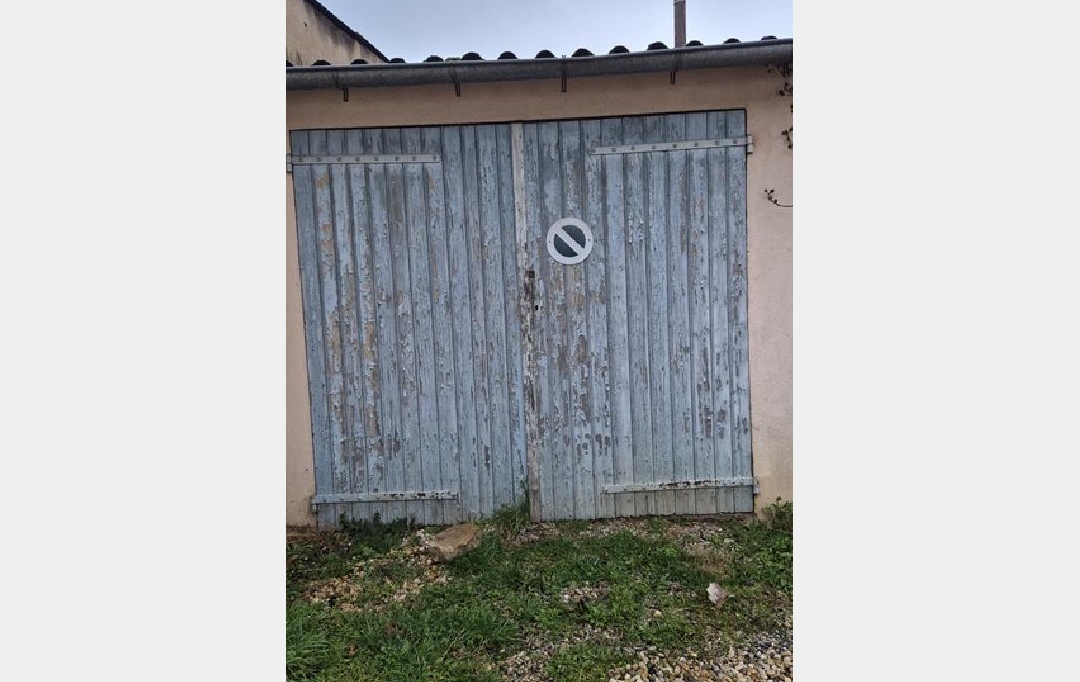 DUCASTEL IMMOBILIER : Garage / Parking | MACON (71000) | 20 m2 | 63 € 